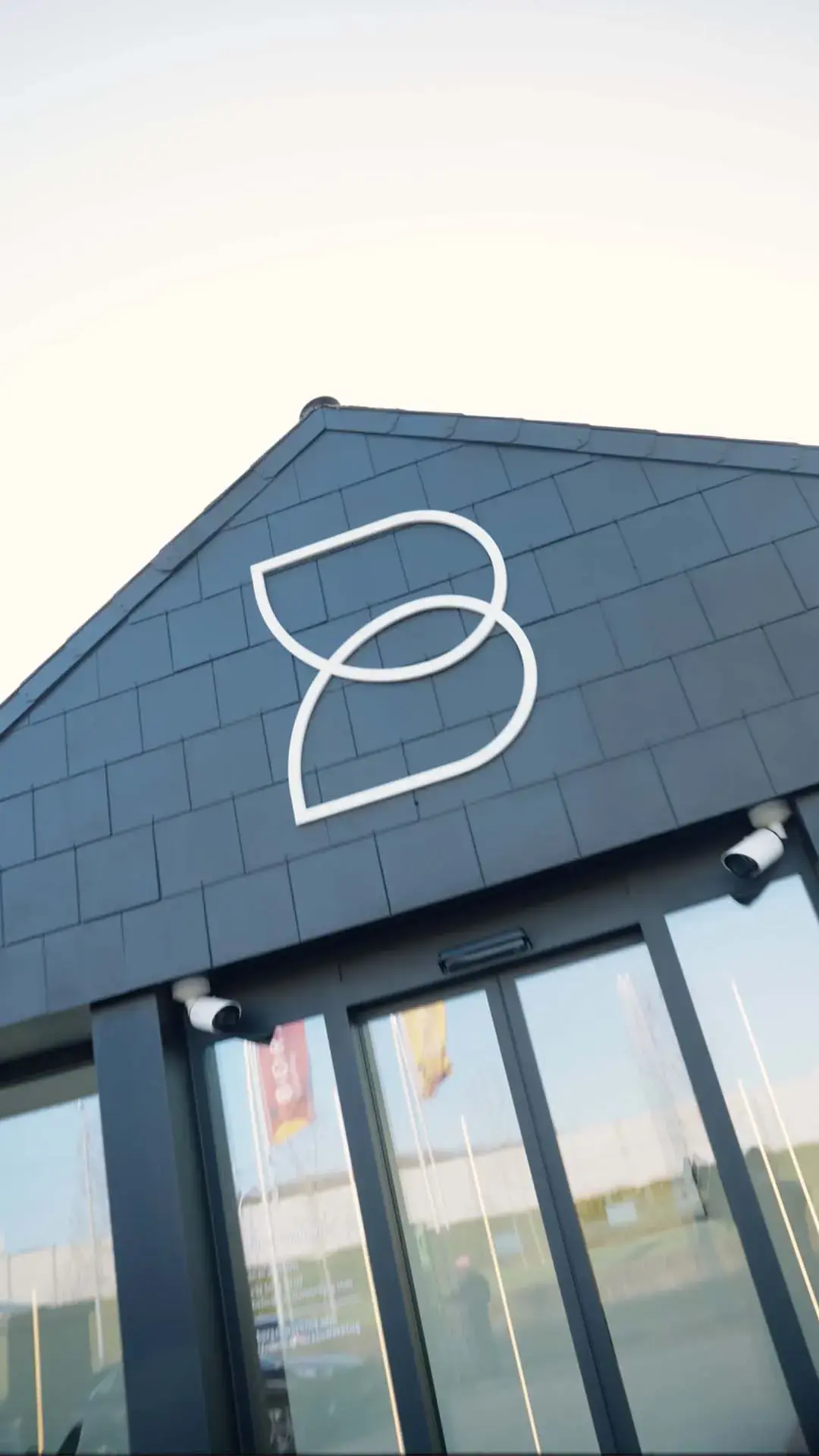 Bora Coworking vertical ad
